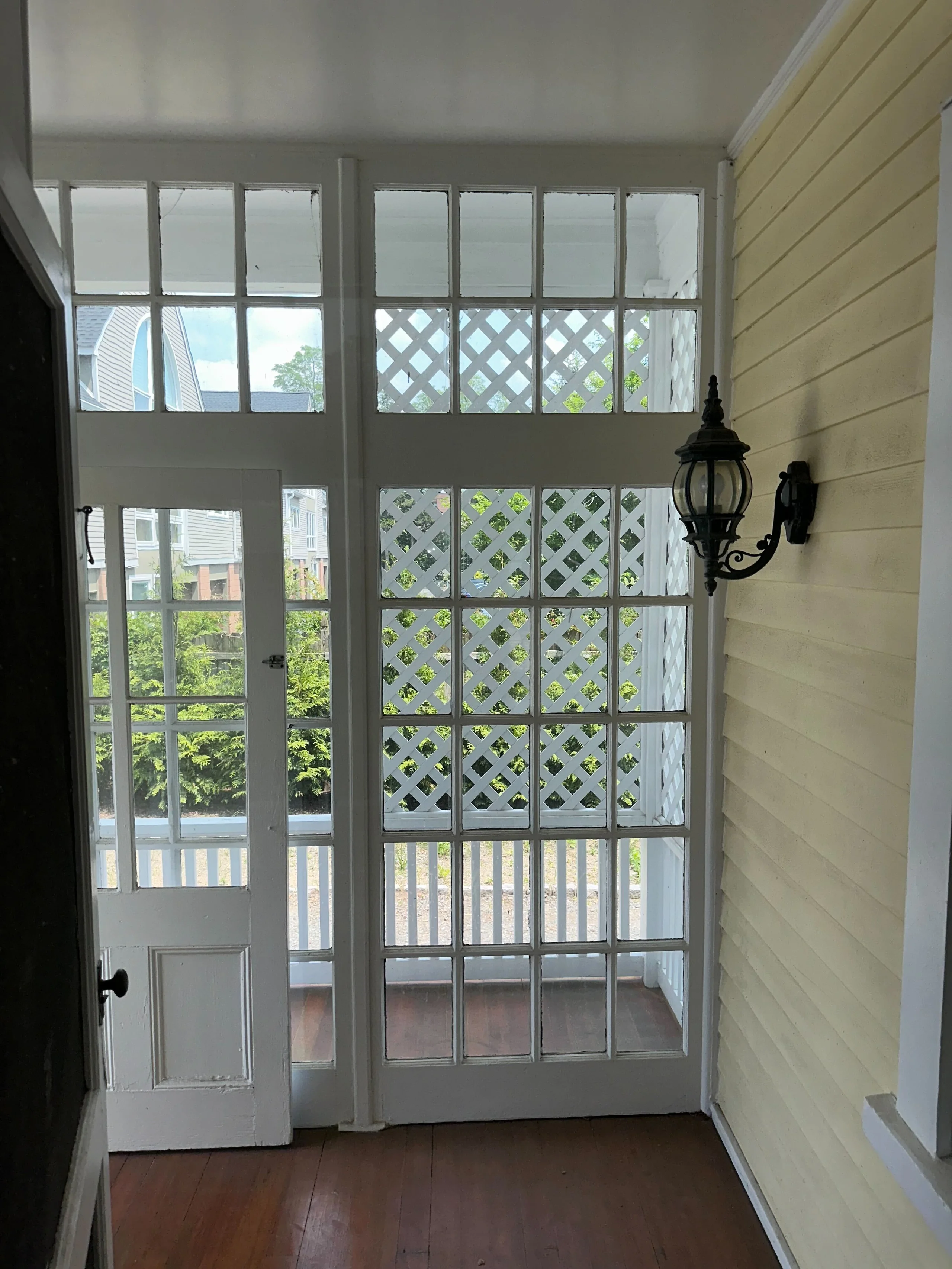 Morristown Vestibule with Large Wavy Glass Panels, Door and Transom